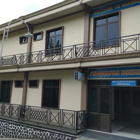 Hotel NGEBEL INDAH Buitenkant foto