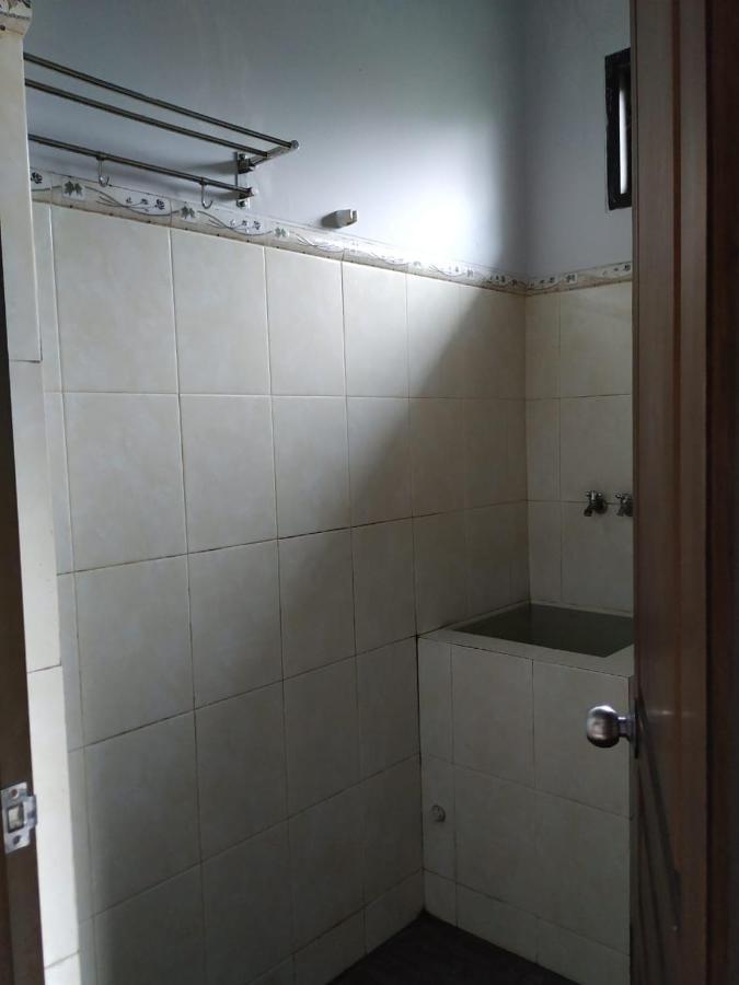 Hotel NGEBEL INDAH Buitenkant foto