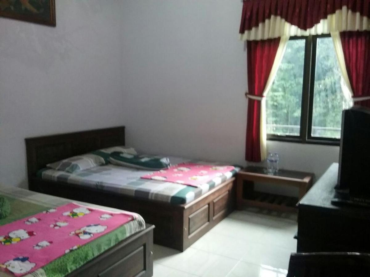 Hotel NGEBEL INDAH Buitenkant foto