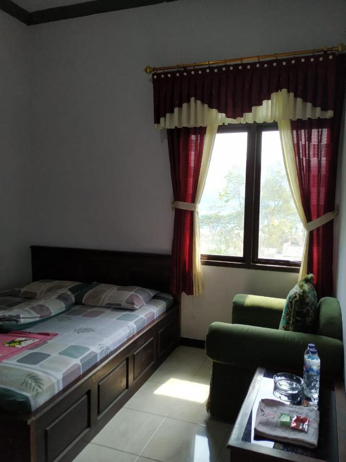 Hotel NGEBEL INDAH Buitenkant foto